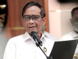 Mahfud MD Bantah Tegas Pernyataan Ijazah Jokowi Asli, Sebut Berita Bohong