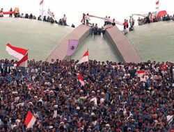 Aktivis Reformasi 1998 Tolak Soeharto Jadi Pahlawan Nasional: Alasan & Daftar Lengkap Penandatangan