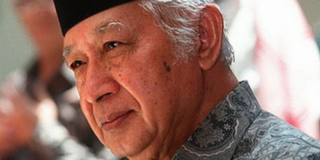 Soeharto Pahlawan Nasional: Kontroversi, Tragedi 1965, dan Dosa Orde Baru yang Tak Terhapuskan