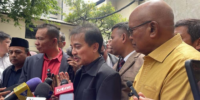 Roy Suryo Cs Dijuluki Pahlawan Revolusi Usai Diperiksa Polisi, Ini Kata Warganet