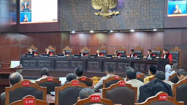 MK Selamatkan Wajah Bopeng NKRI: Putusan Krusial Dwi Fungsi Polri & Batas Kepemilikan Asing di IKN