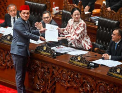 DPR Sahkan RUU KUHAP 2025, Mahasiswa UI Gelar Aksi Tolak Pengesahan yang Kontroversial
