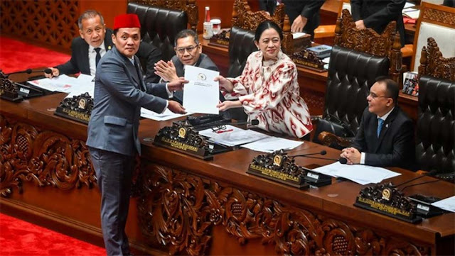 DPR Sahkan RUU KUHAP 2025, Mahasiswa UI Gelar Aksi Tolak Pengesahan yang Kontroversial