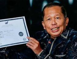 Perbandingan Langkah Jokowi vs Arsul Sani Atasi Kontroversi Ijazah: Analisis Lengkap