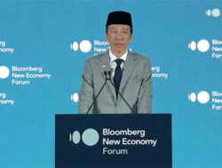 Jokowi Pilih Forum Bloomberg, Sidang Ijazah Diabaikan? Ini Dampaknya