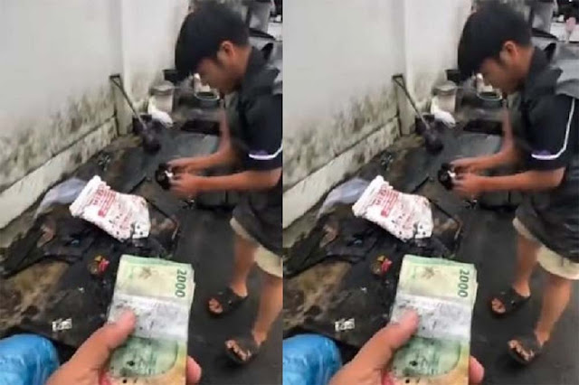 Viral! Petugas Kebersihan Temukan Uang Rp 2 Juta di Gorong-gorong, Rezeki Nomplok?