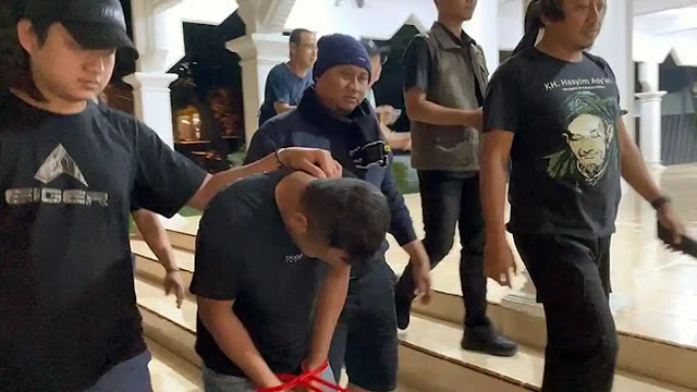 Polisi Gadungan Asal Magetan Tipu Perempuan Tuban Rp 170 Juta Lewat Modus Pacaran, Ini Barang Buktinya
