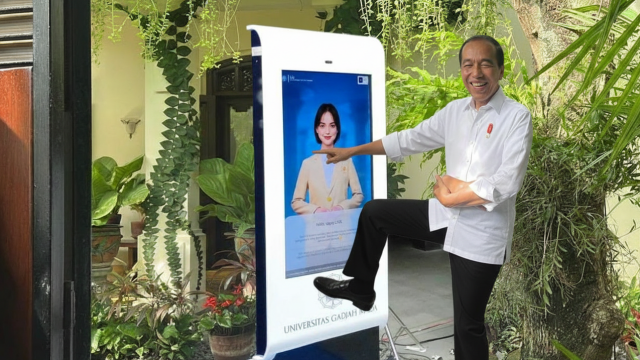 UGM Klarifikasi AI LISA Soal Status Alumni Jokowi: Masih dalam Pengembangan