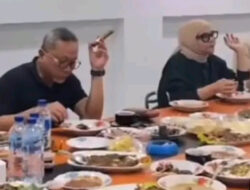 Viral Momen Zulkifli Hasan Makan Sate Tubaka Aceh, Dikomentari Netizen Usai Tinjau Banjir