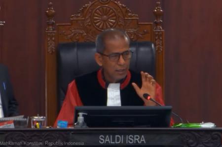 Hakim MK Saldi Isra Pertanyakan Mekanisme Seleksi Perwira TNI di K/L, Soroti Polemik Kepala BNPB