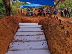 24 Jenazah Korban Banjir Longsor Sumbar Dimakamkan Massal di Padang: Prosesi Dipimpin Kapolda