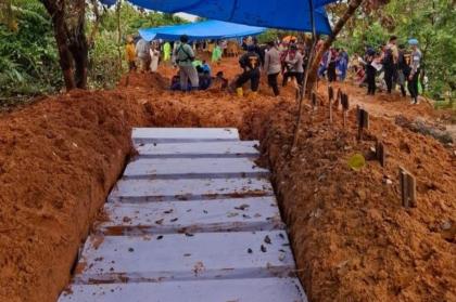 24 Jenazah Korban Banjir Longsor Sumbar Dimakamkan Massal di Padang: Prosesi Dipimpin Kapolda