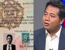 Kasus Ijazah Jokowi: 4 Tahap Penyelesaian & Analisis Hukum Mahfud MD