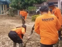 Banser Bersihkan Gereja HKBP Sibolga Terdampak Banjir Bandang Sumut Jelang Natal