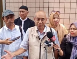 UGM Dituding Proteksi Jokowi, Tolak Uji KHS Eksternal di Sidang KIP