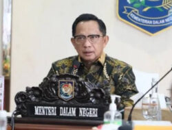 Ray Rangkuti Kritik Keras Tito Karnavian Soal Bantuan Malaysia: Analisis Lengkap