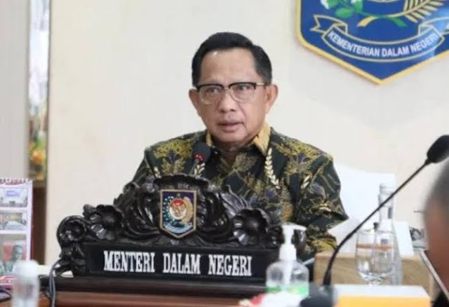 Ray Rangkuti Kritik Keras Tito Karnavian Soal Bantuan Malaysia: Analisis Lengkap