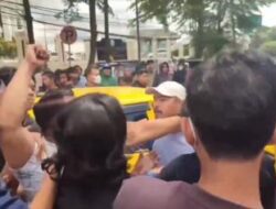 Unjuk Rasa Ricuh di PN Sungguminasa Gowa: Jalan Trans Sulawesi Macet Akibat Demo Tolak Pungli PTSL