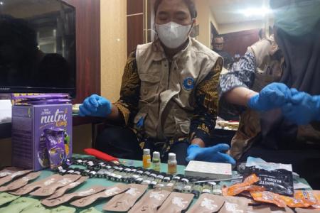 BNN Gerebek Pabrik Narkoba Liquid Vape di Apartemen Ancol, 4 Tersangka Ditangkap