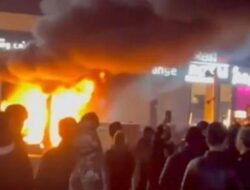 AS Serukan Warga Negara Segera Tinggalkan Iran, Ancaman Serangan Membayang