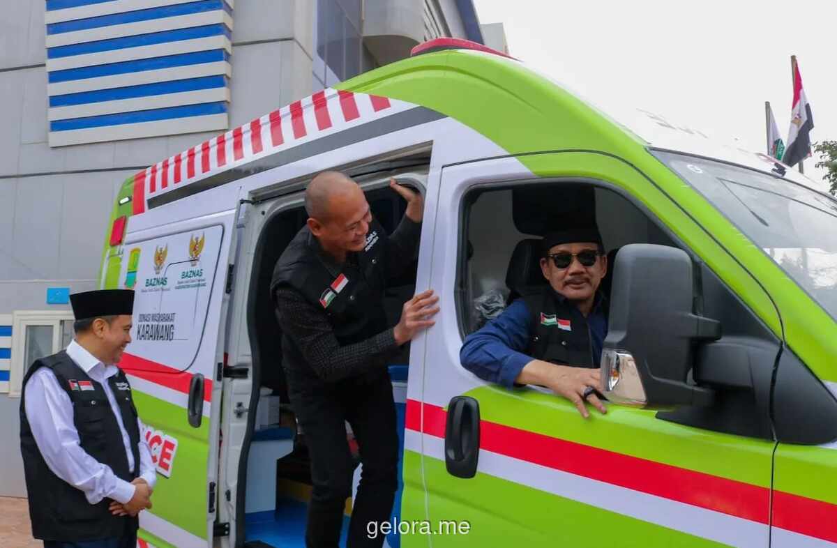 BAZNAS Salurkan Ambulans Rp790 Juta untuk Gaza dari Masyarakat Karawang