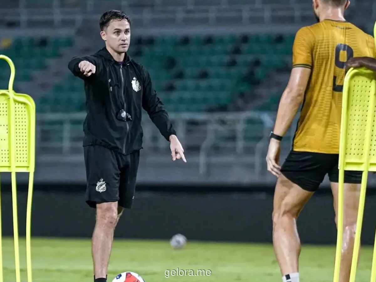 Pelatih Bhayangkara FC Waspadai Kecepatan dan Transisi Persebaya di Laga Tandang