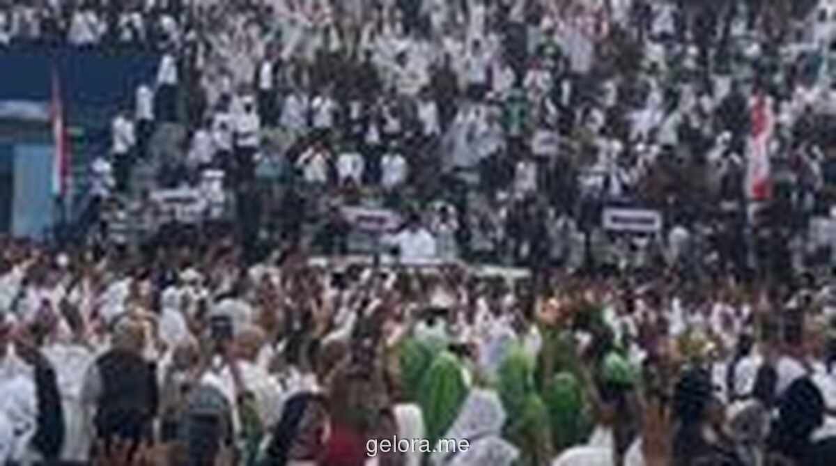 Presiden Prabowo Sambut Hangat Ribuan Warga NU di Puncak Satu Abad