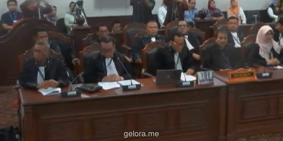 Roy Suryo dan Kuasa Hukum Gugat Pasal Pencemaran Nama Baik di UU ITE dan KUHP ke MK