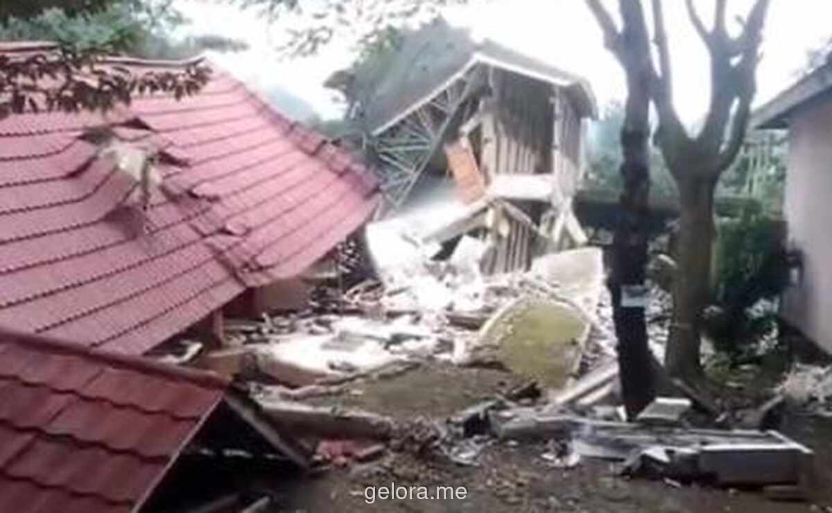 Tanah Bergerak di Tegal Rusak 464 Rumah, Ribuan Warga Mengungsi dan Akan Direlokasi